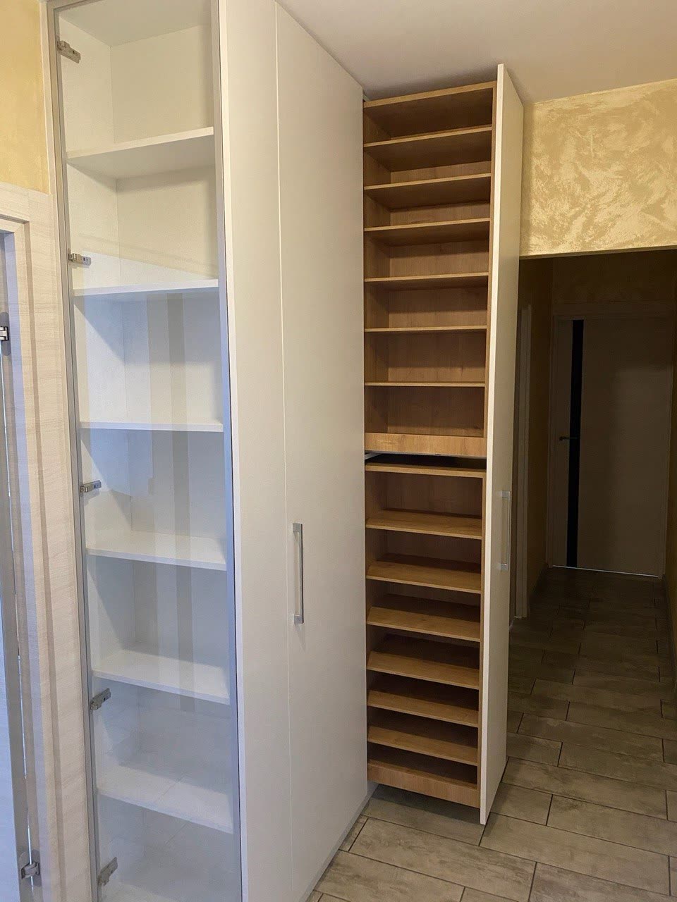 Wardrobe interior · open shelving